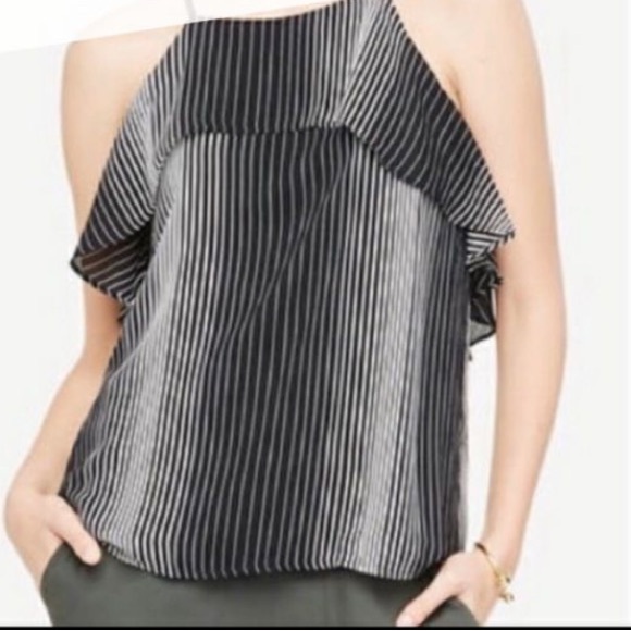 Ann Taylor Hombre Ruffle Top Cold Shoulder‎ Top. Size M (426) - Picture 1 of 13